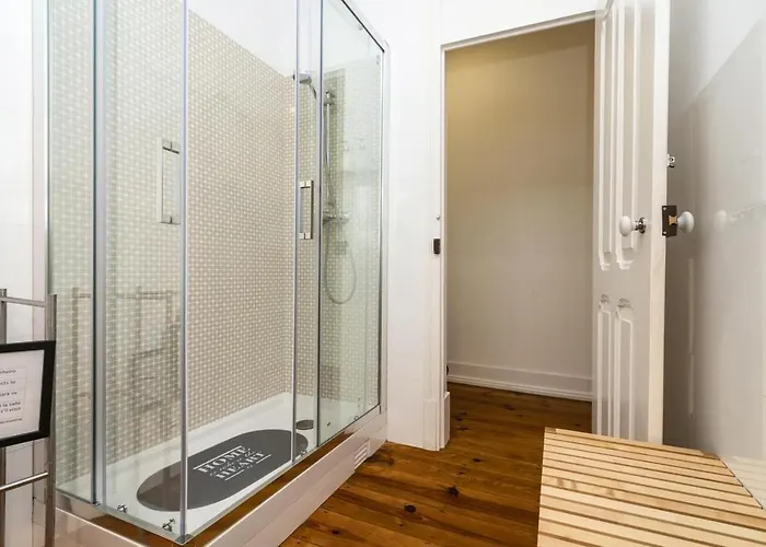 Maison d'hôtes Exotic M2 R2 - Comfortable Classy Double With Shared Bath 3*